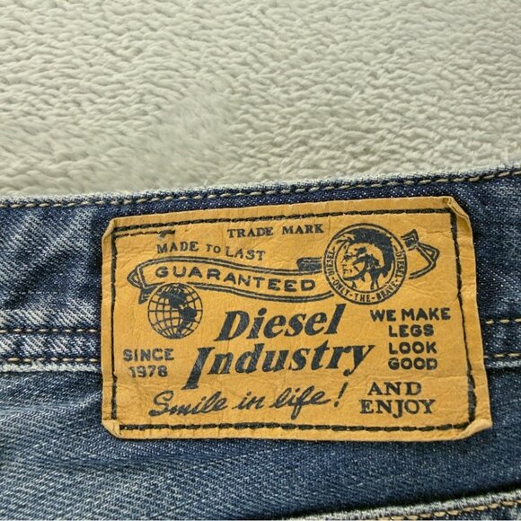Diesel Men's Size 31x32 Zatiny Button Fly Flared Denim Jeans Made in Tunisia - Picture 5 of 12